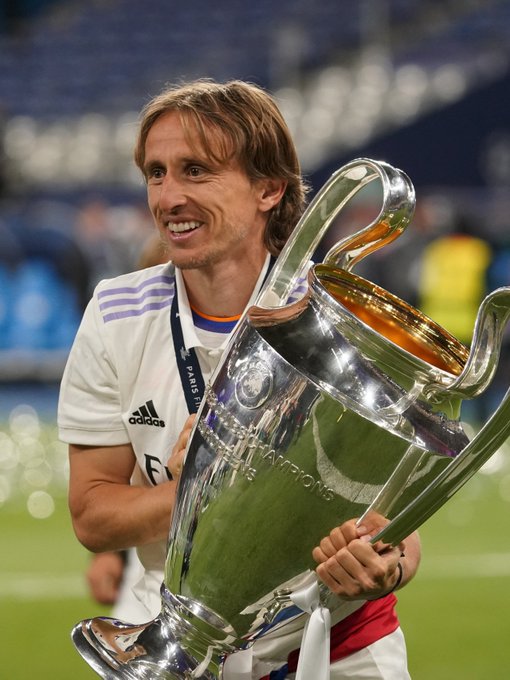 记者：于汉超参加教练员培训班，冬训时以助教身份与申花会合