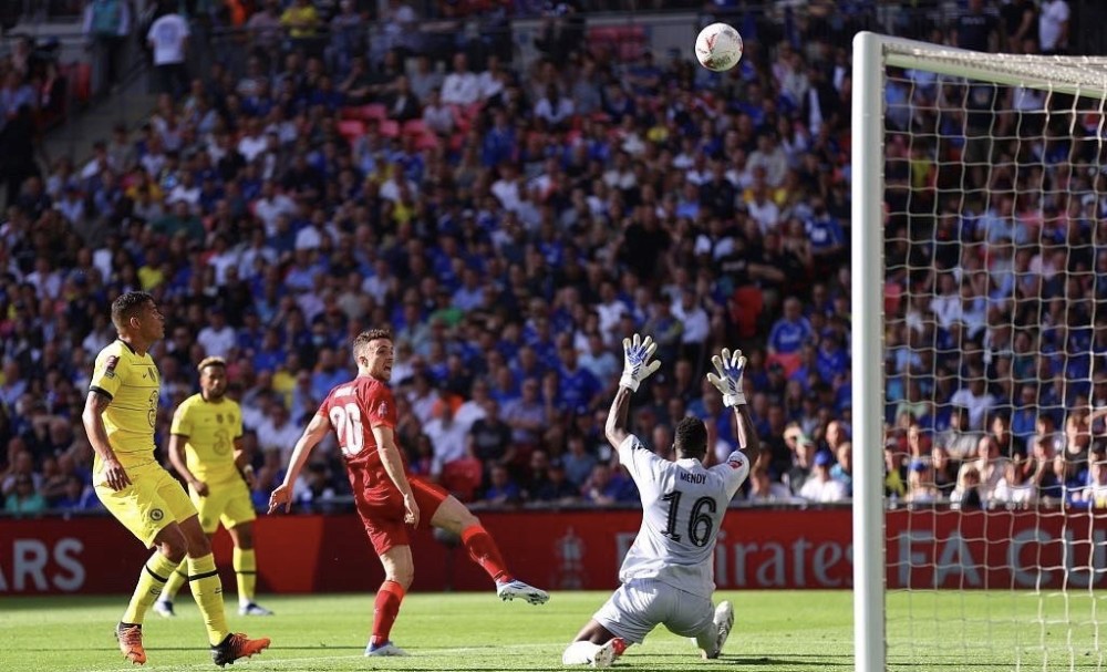 范佩西建议斯洛特重拾“冠军心”，蓝军高层要理解马雷斯卡的起伏